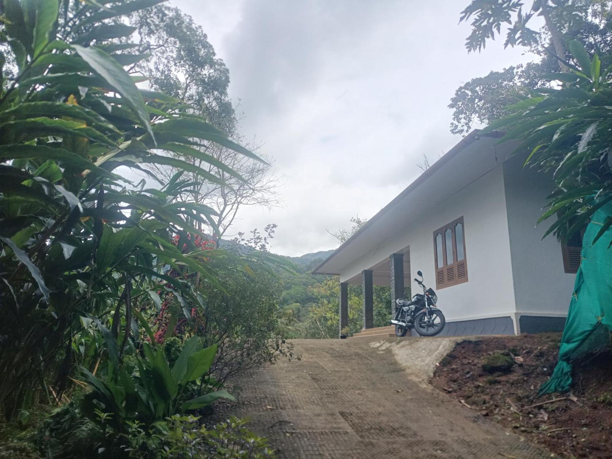 Anivilla Holiday Home Kunjithanny Anachal Kültér fotó